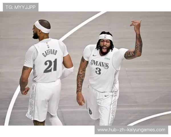 交易传闻爆表:克莱换浓眉?勇士和独行侠暗战 交易传闻爆表:克莱换浓眉?勇士和独行侠暗战